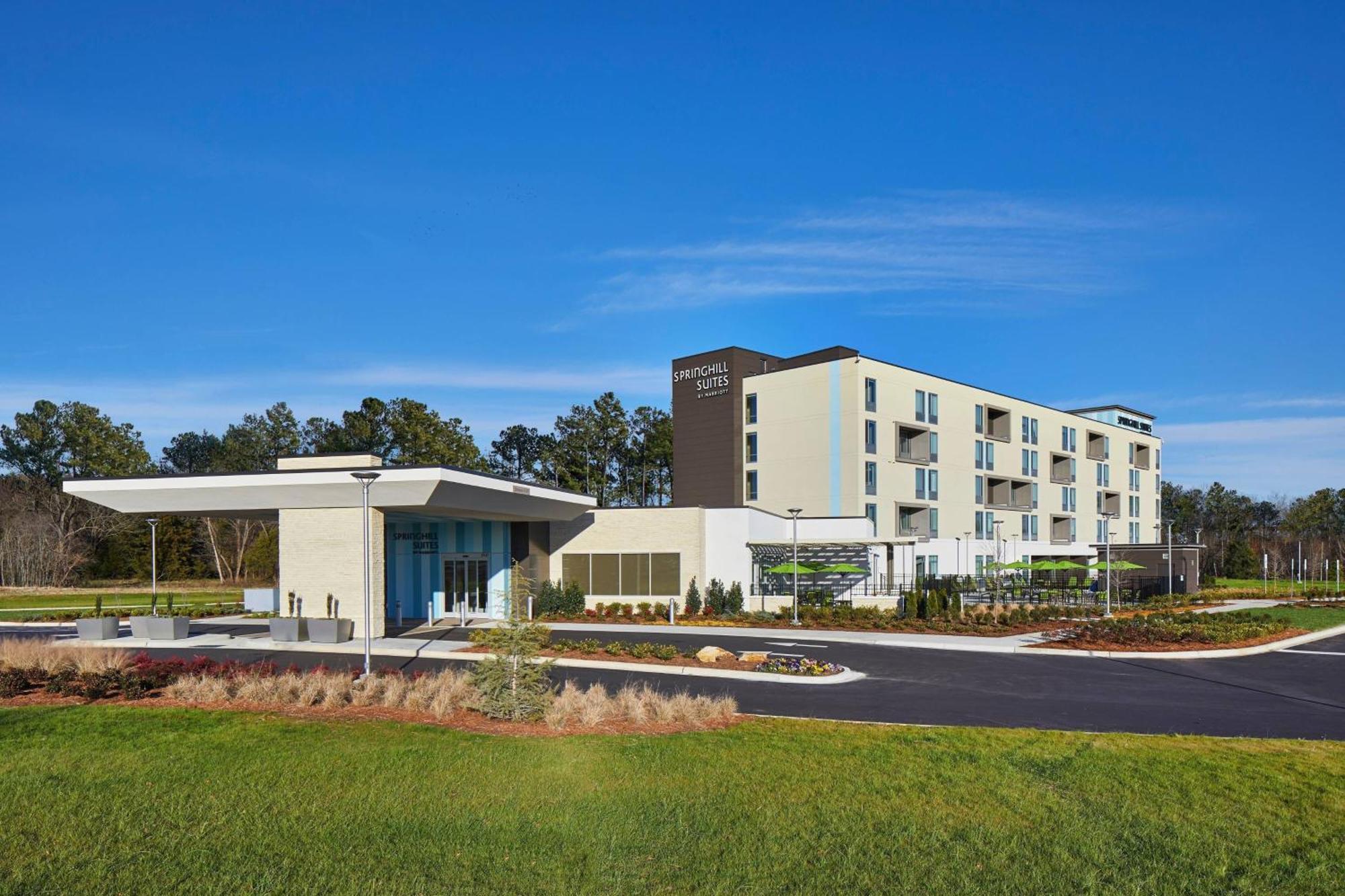 Springhill Suites Charlotte At Carowinds Exterior photo